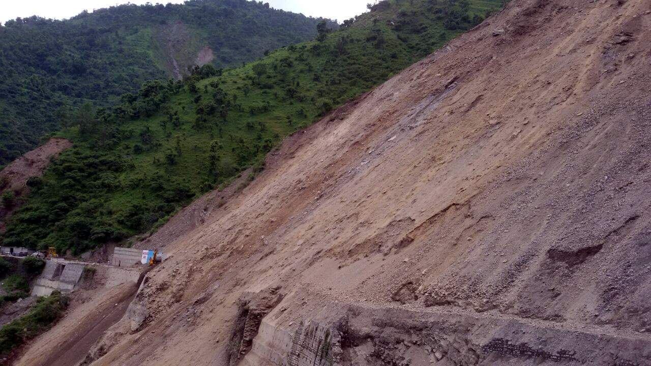 flood and highway blocked due to heavy rain in uttarakhand