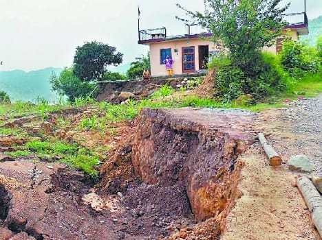 houses in danger dut to slide.