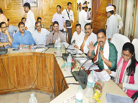 The proof of the people's representatives of the district development