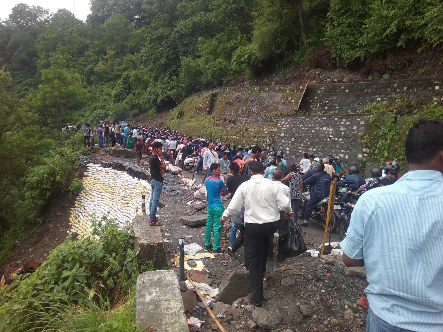 flood and highway blocked due to heavy rain in uttarakhand