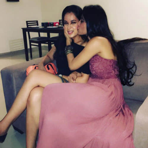 tv actress mouni roy dance in a party