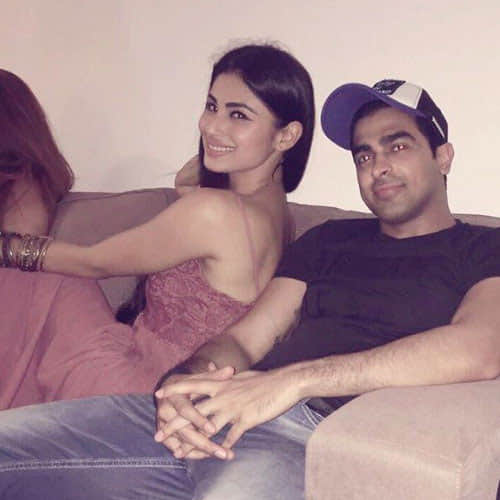tv actress mouni roy dance in a party