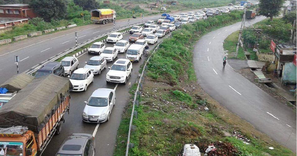traffic jam, long traffic jam, national highway, kalka housing board colony, kalka, chandigarh,