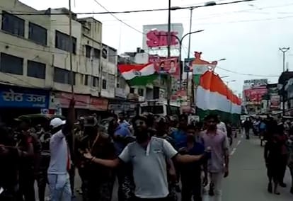 People participated in tricolor trip in meerut