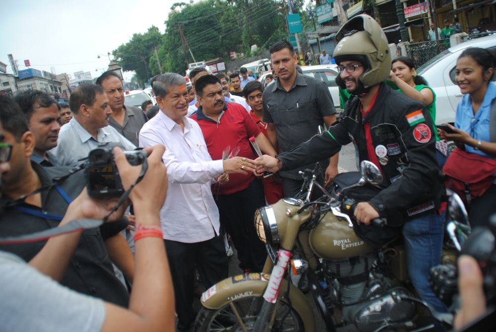 uttarakhand cm harish rawat drive bullet bike