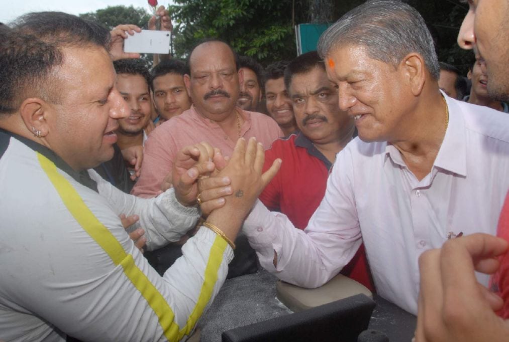 uttarakhand cm harish rawat drive bullet bike