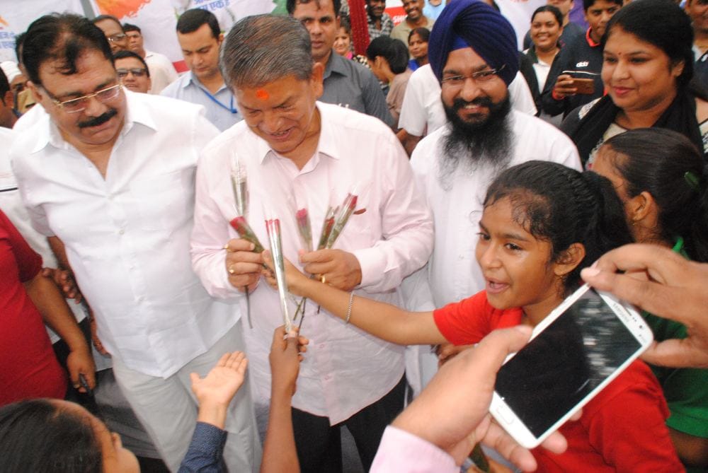 uttarakhand cm harish rawat drive bullet bike