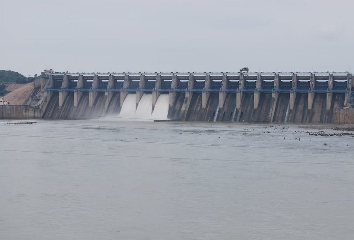 Rihand dam water level rise of three feet