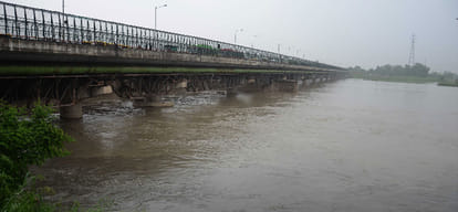 yamuna water level reached dengar level in delhi