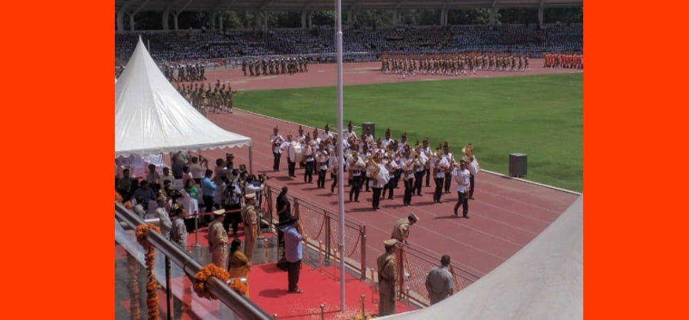 Kejriwal hosting flag at chatrasaal stadium,