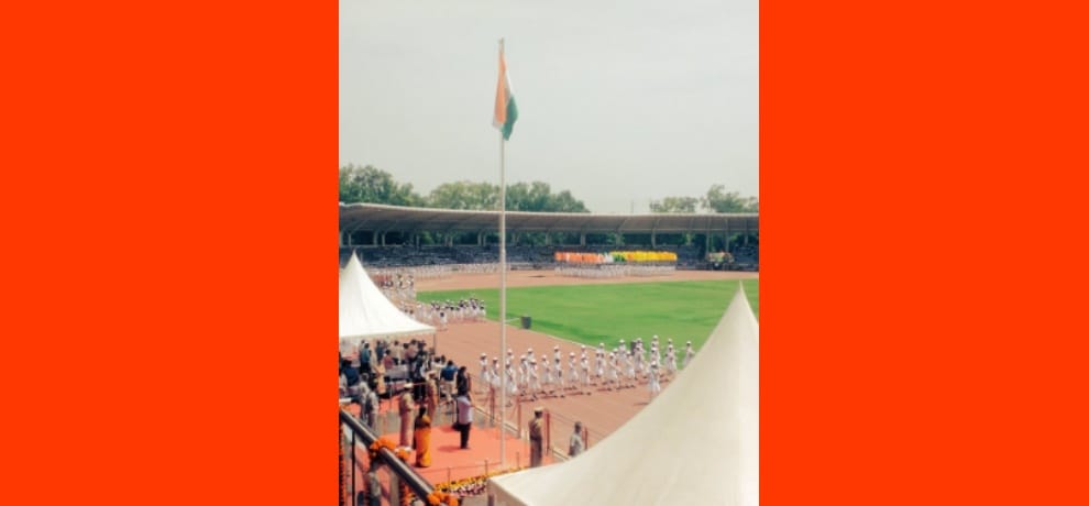 Kejriwal hosting flag at chatrasaal stadium,