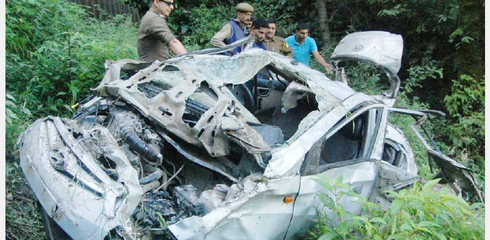 Three injured in car accident at shimla.