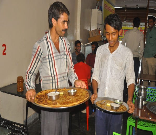 ajab gajab challange of tapsaya prantha dhaba owner on rohtak highway of haryana