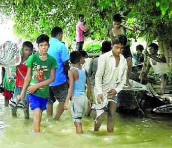 lood victims returned food in nakhara