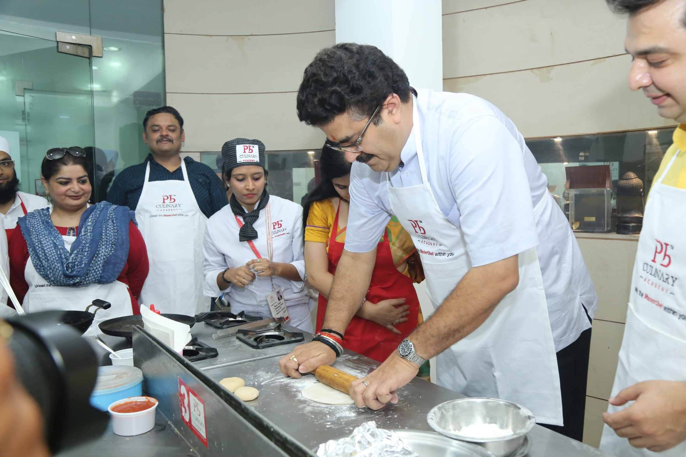 community cooking by ias officers in lucknow