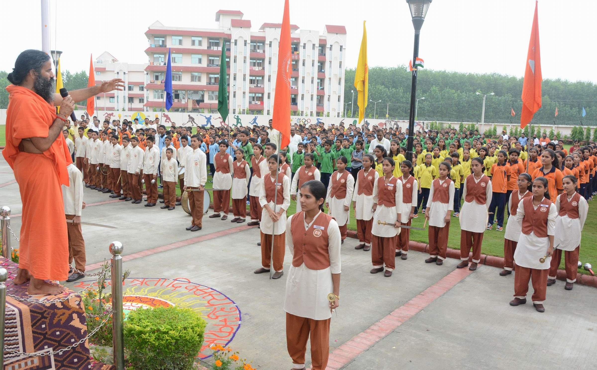 baba ramdev played kabaddi on independence day.