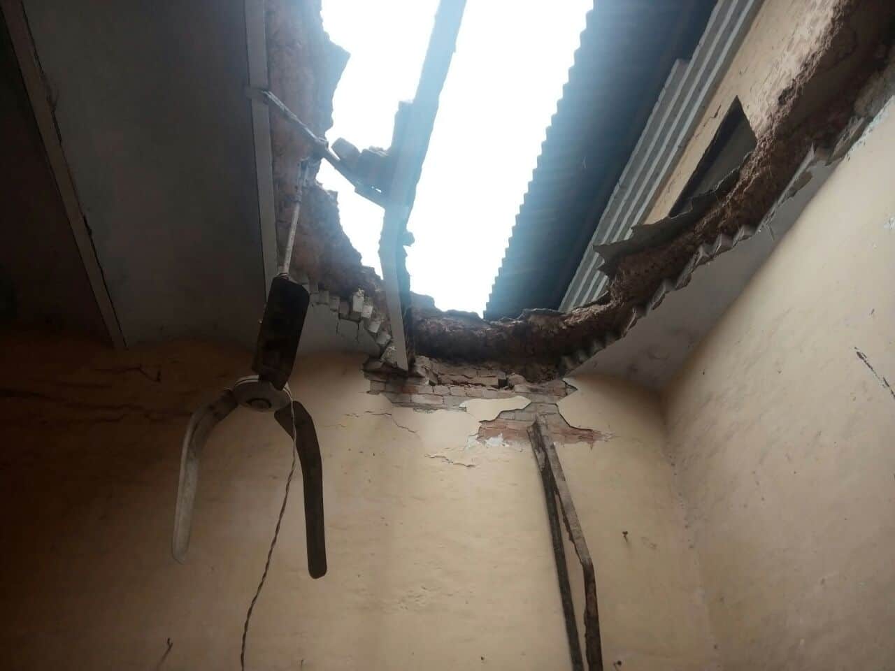 hari chand inter college lucknow roof collapse