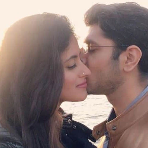 this tv actress post her romantic photo in instagram