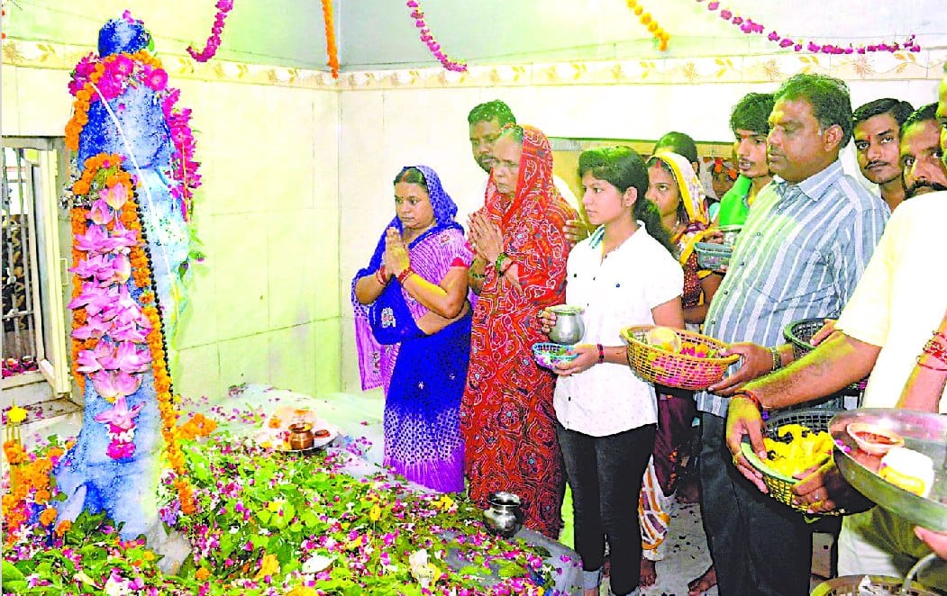 On the last Monday of Sawan reverence aroused was swamped