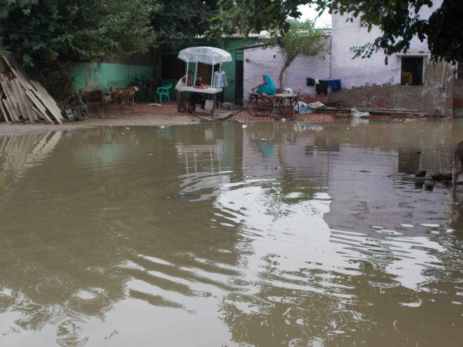 Started to rain, the city's power failure