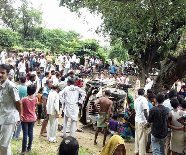 Two died and many injured in an accident in sultanpur.