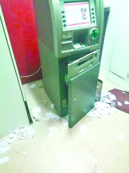 Axis Bank ATM in Sadar attempt to break