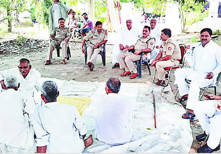 Broken statues in Buddha Khera