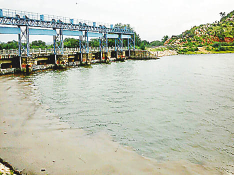 Chandravl dam close to the danger mark