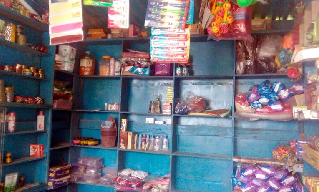 दूकान का दरवाजा तोड़ 50 हजार का सामान उड़ाया