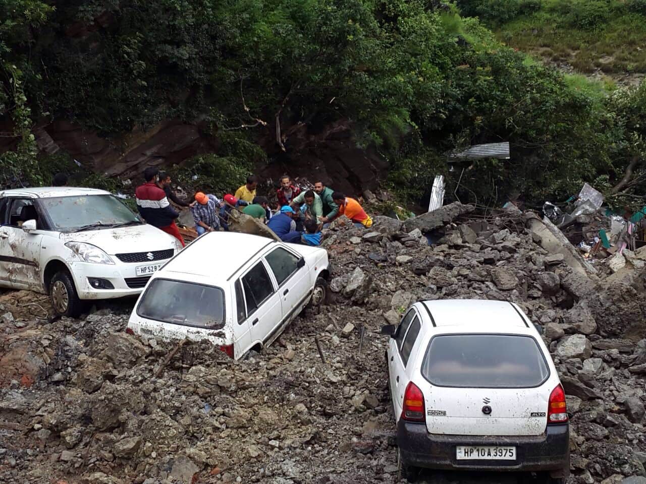 Building Collapse in Hatkoti Shimla, dozen are feared trapped under the debris