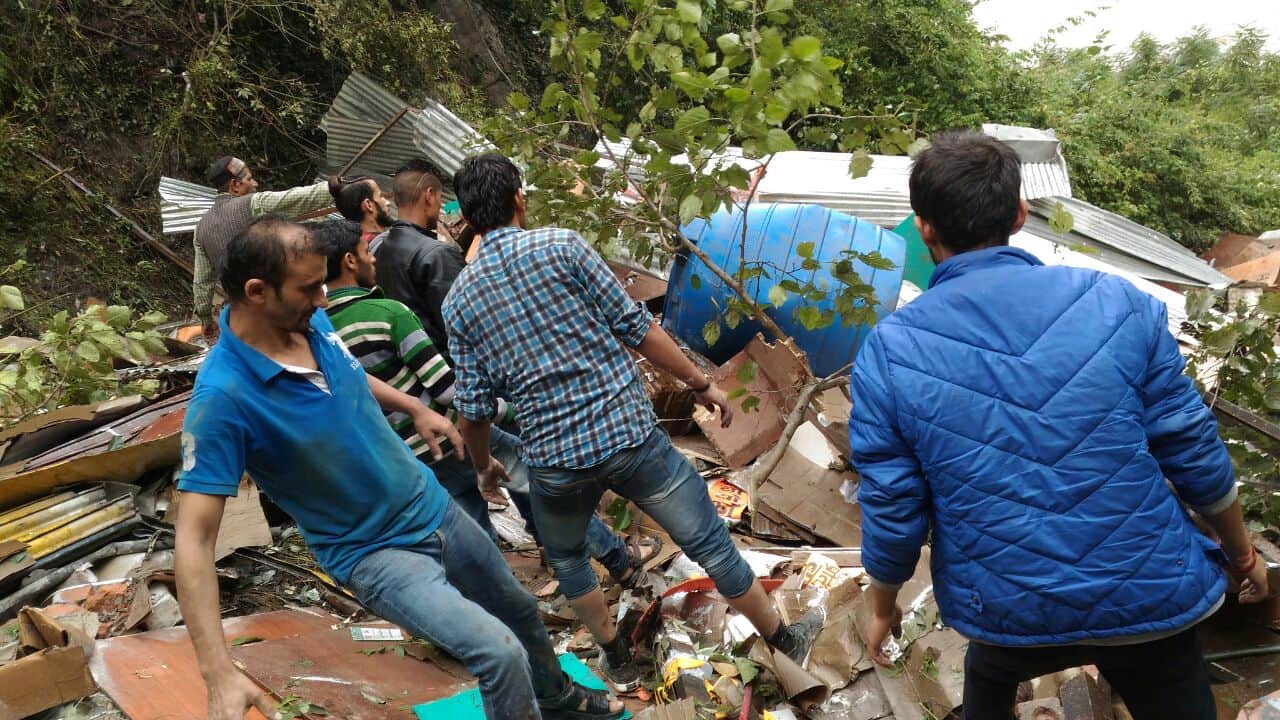 Building Collapse in Hatkoti Shimla, dozen are feared trapped under the debris