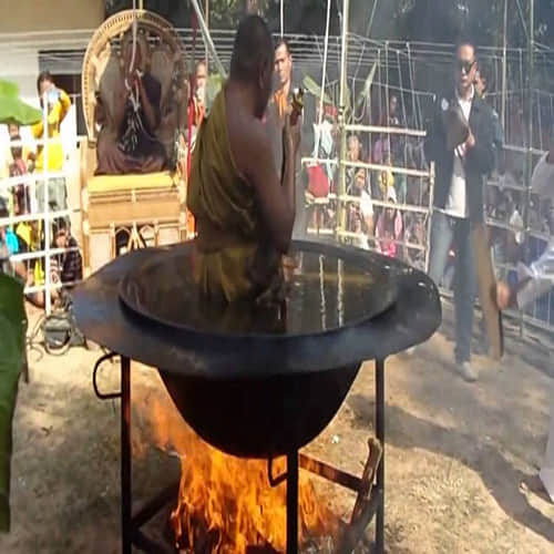  Monk Meditates In Boiling Oil 