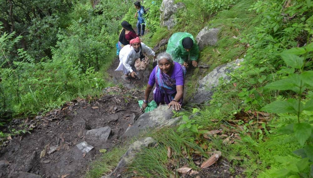 two Pilgrims will reach badrinath after completing a round trip of 450 kilometers