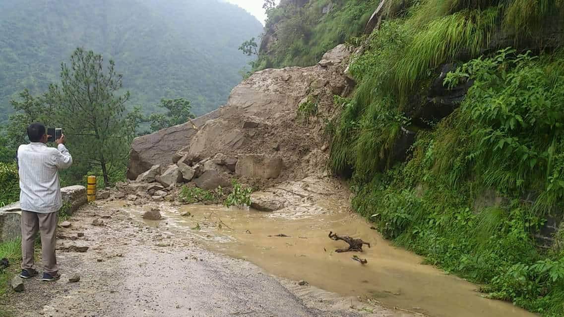 debris in nainital highway, highway blocked