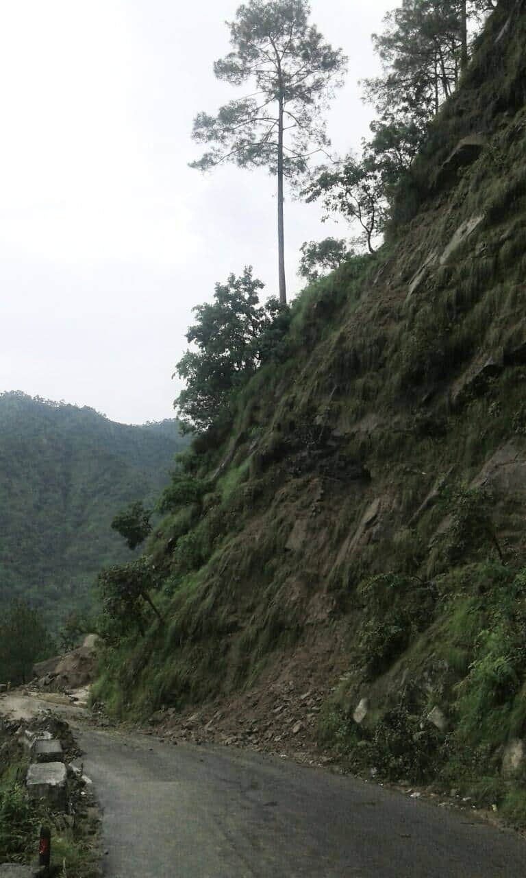 debris in nainital highway, highway blocked