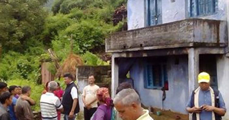 74 family watching the path of displacement of Jinkhola