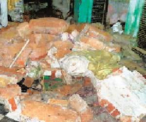 Temple's roof collapsed, killing two