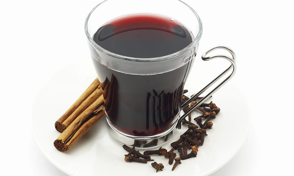 benefits of clove oil and tea