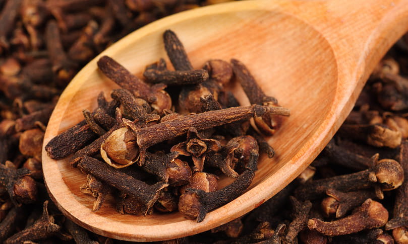 benefits of clove oil and tea