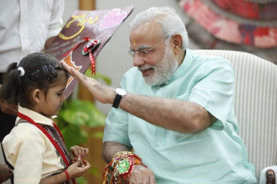 देश के भाई पीएम मोदी