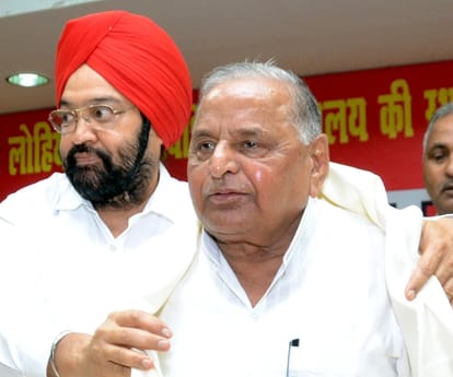 Mulayam Singh Yadav speaks about bofors scandal.