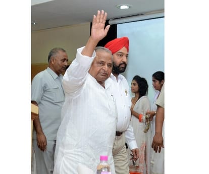 Mulayam Singh Yadav speaks about bofors scandal.