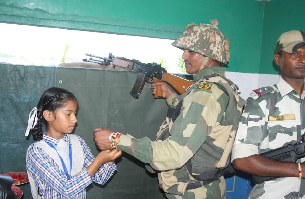 rakhi celebration at rs pura border
