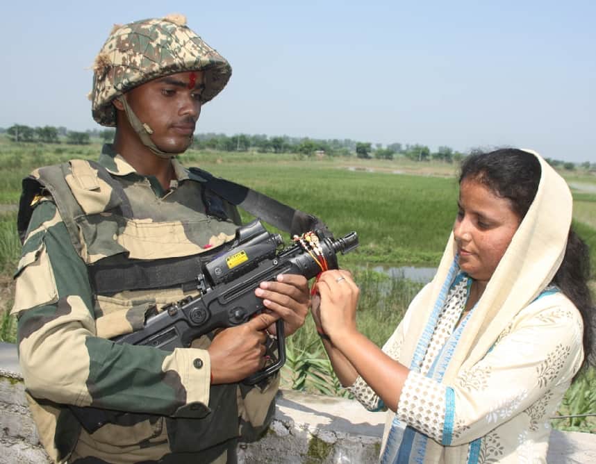 rakhi celebration at rs pura border