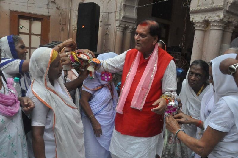 rakshabandhan cellibration in vrindavan