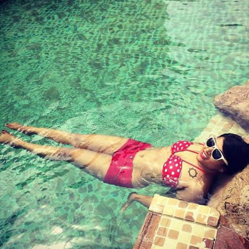 bipasha basu's sister photos get viral in social media