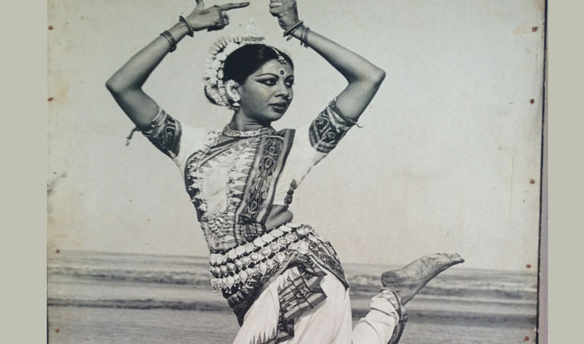 protima bedi captures the limelight by her nude running