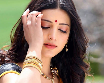 Not all is well between Shruti hassan and kamal hassan's girlfriend
