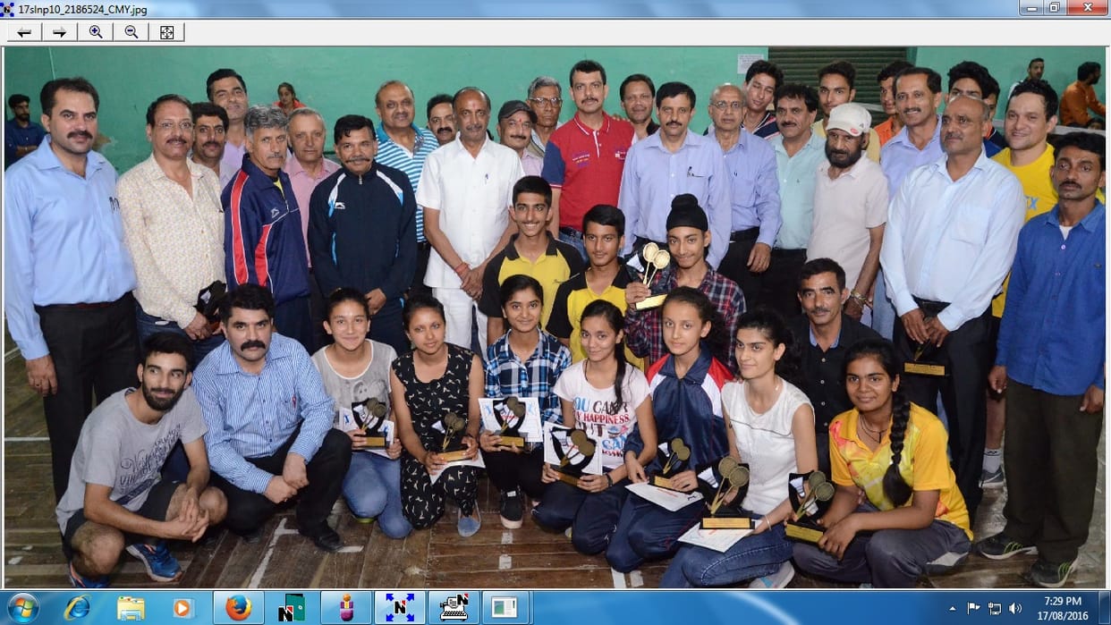 Under-17 badminton game 