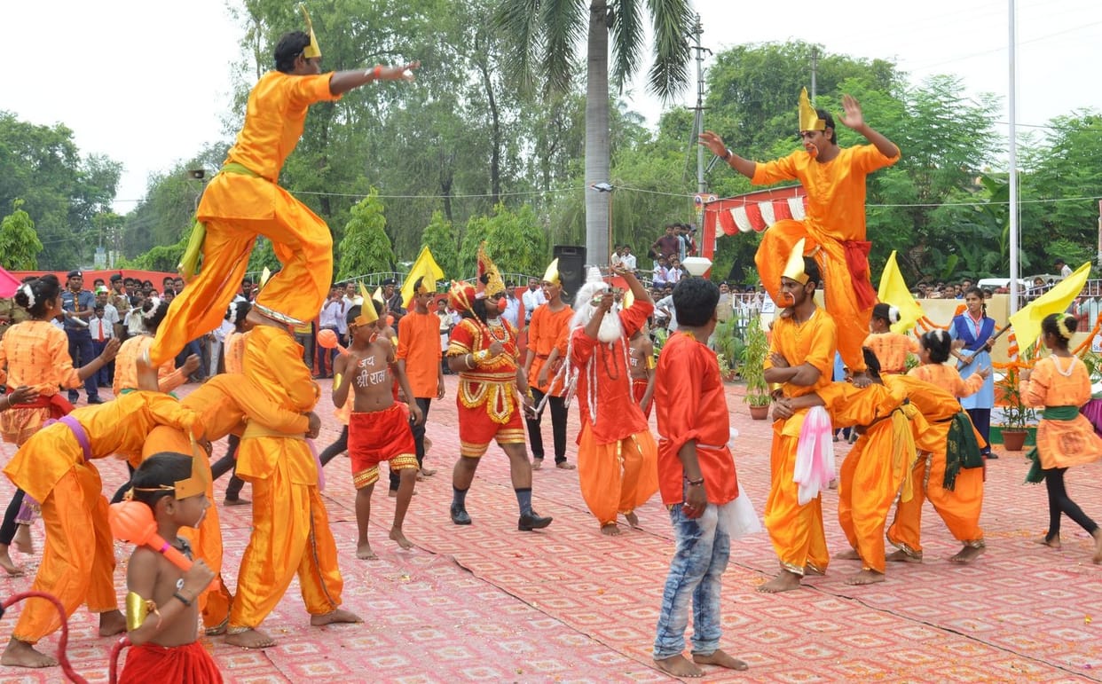 unfurl tricolor in Towns and villages 
